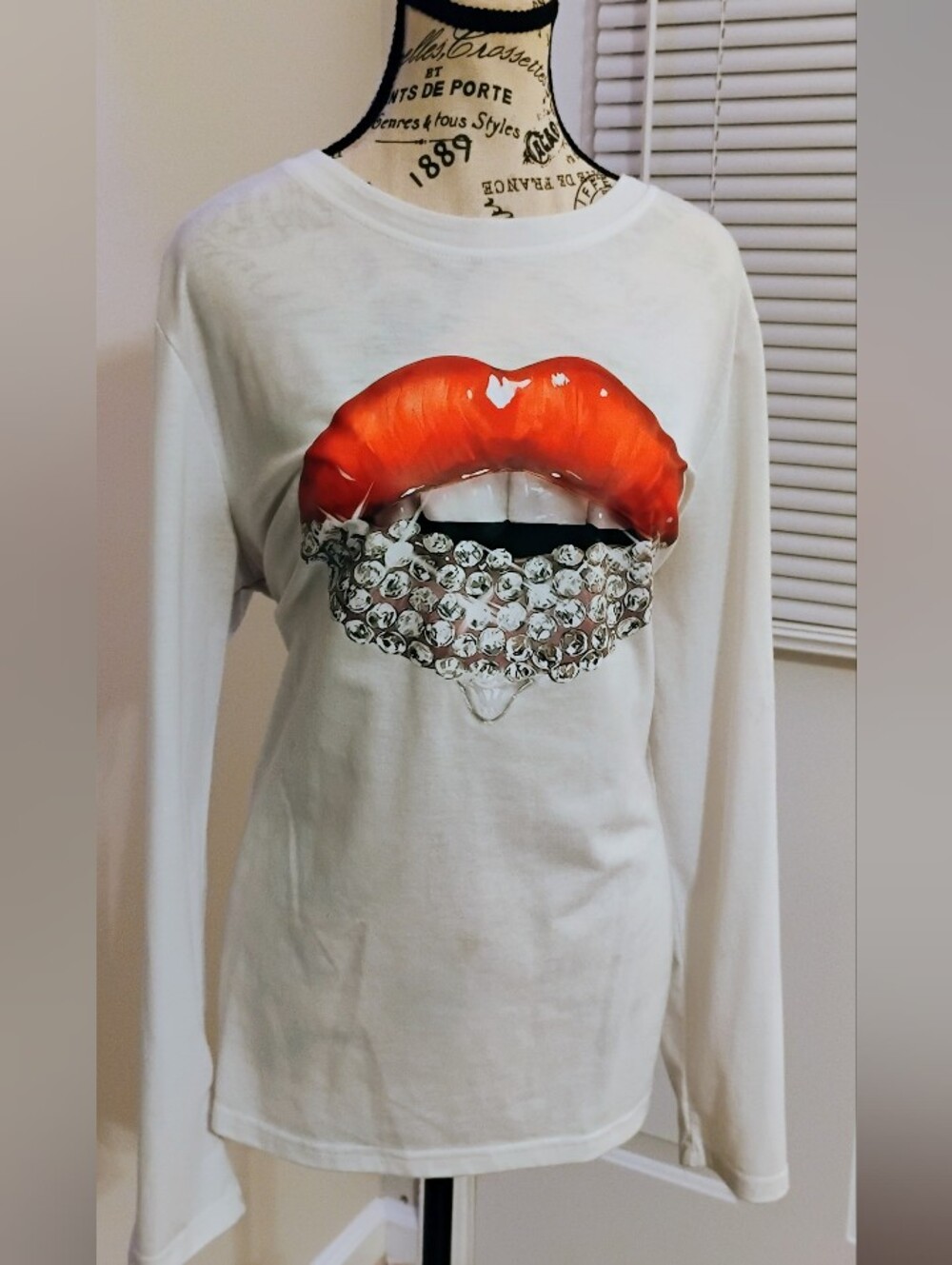 Designers Originals White Long-Sleeve Top with Orange Lip Graphic